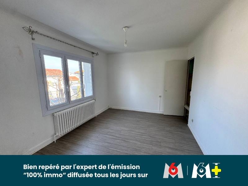 
                                                Vente
                                                 À vendre – Maison de 200 m² avec deux logements indépendants
