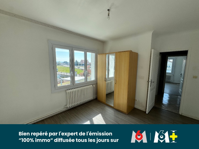 
                                                Vente
                                                 À vendre – Maison de 200 m² avec deux logements indépendants