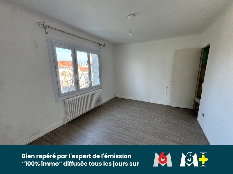 
                                                Vente
                                                 À vendre – Maison de 200 m² avec deux logements indépendants