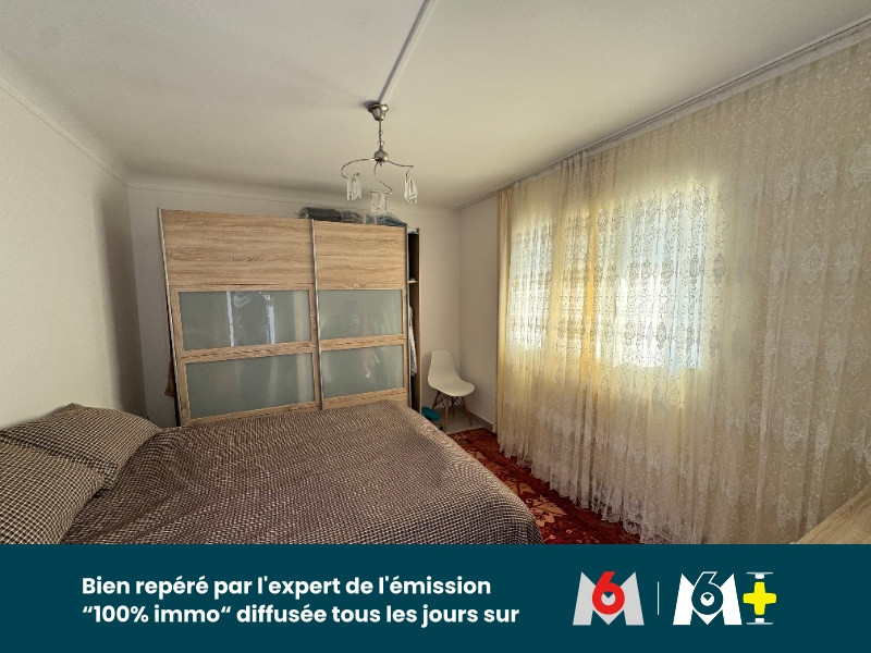 
                                                Vente
                                                 À vendre – Maison de 200 m² avec deux logements indépendants