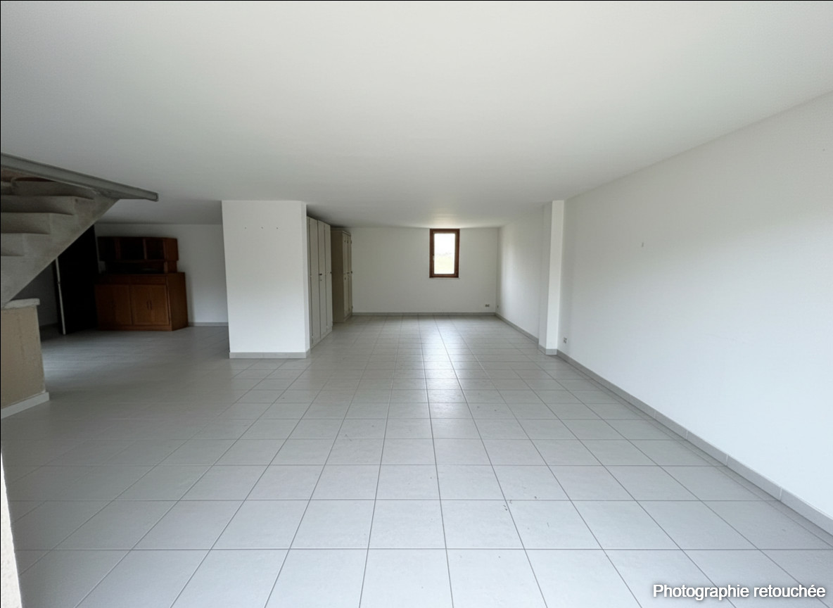 
                                                Vente
                                                 À VENDRE : Maison Individuelle de Caractère à Reyrieux – Cadre Idyllique et Fort Potentiel !