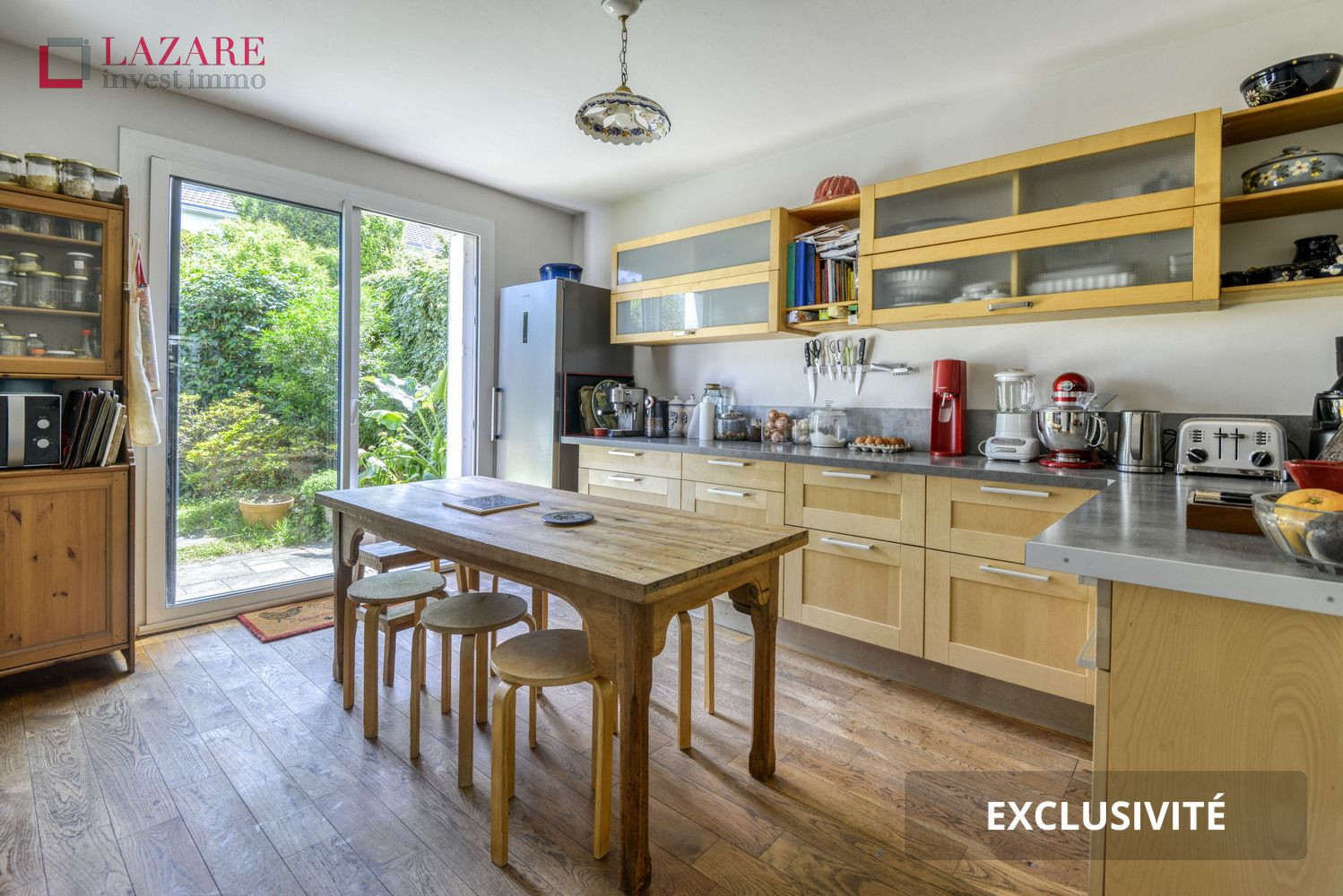 
                                                Vente
                                                 A VENDRE MAISON T9 NANTES (HAUTE MITRIE)