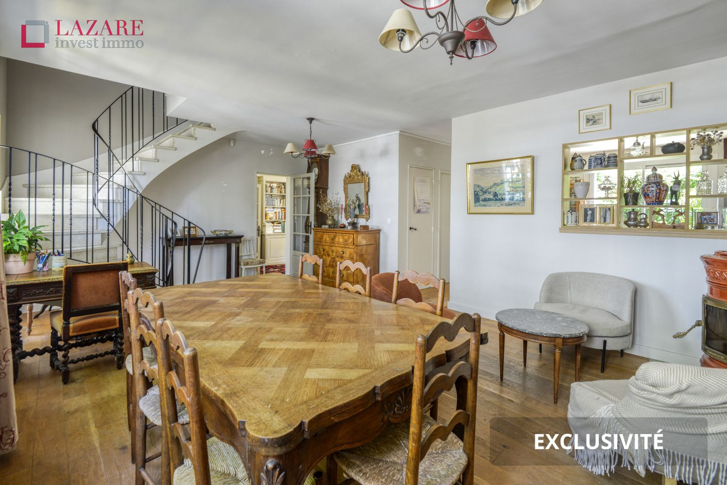 
                                                Vente
                                                 A VENDRE MAISON T9 NANTES (HAUTE MITRIE)