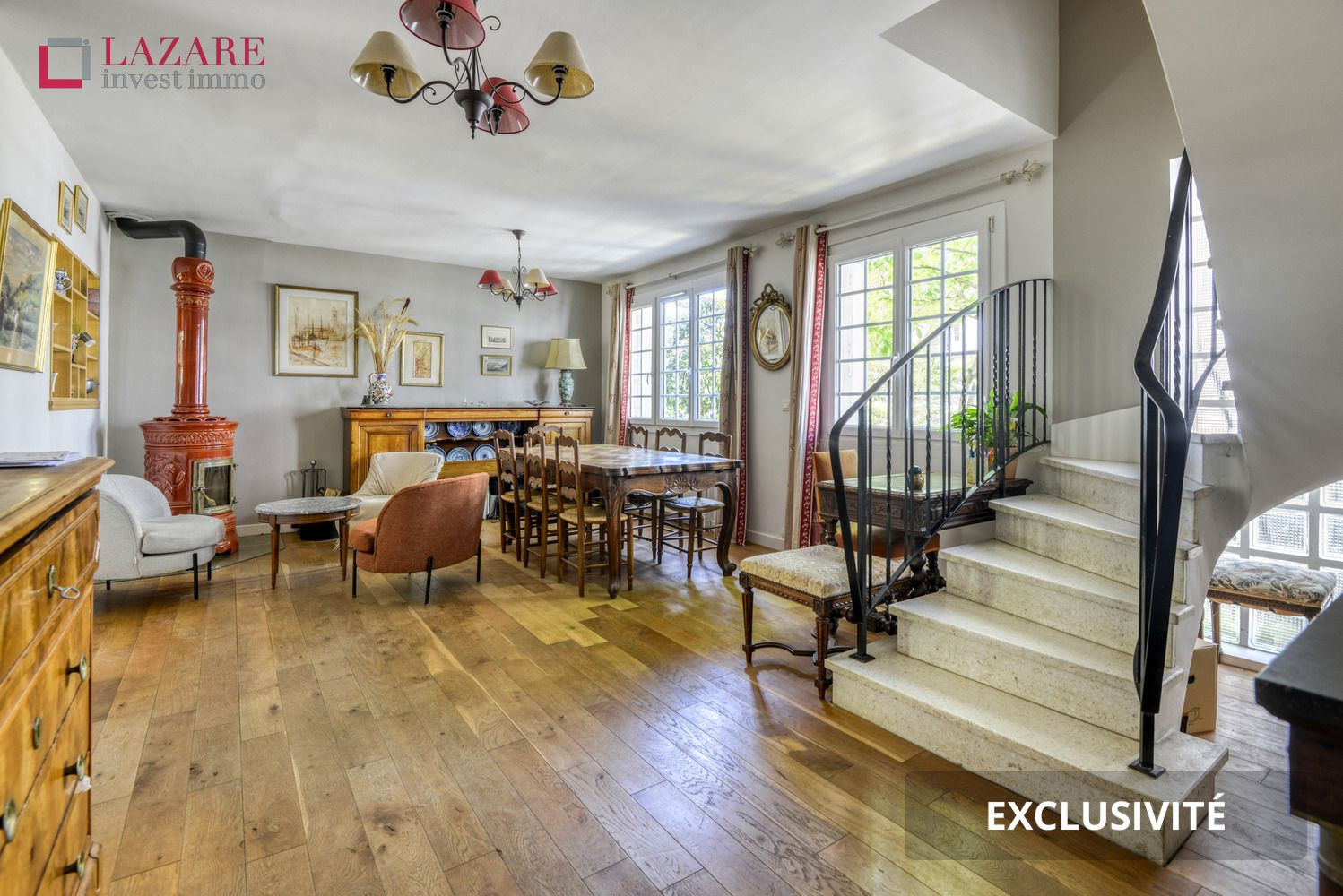 
                                                Vente
                                                 A VENDRE MAISON T9 NANTES (HAUTE MITRIE)