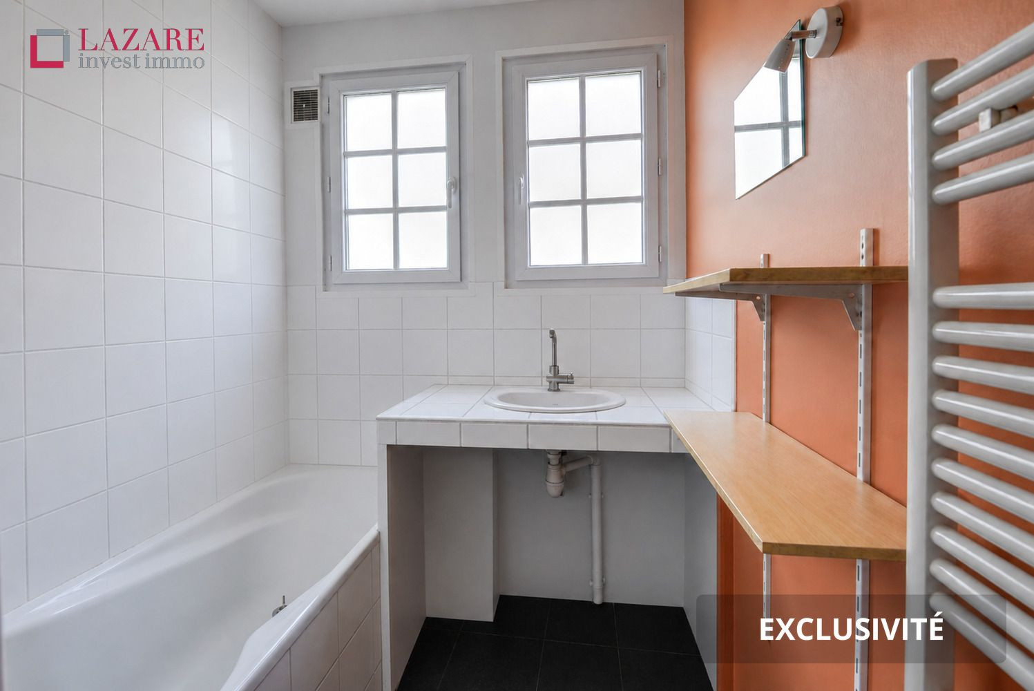 
                                                Vente
                                                 A VENDRE MAISON T9 NANTES (HAUTE MITRIE)