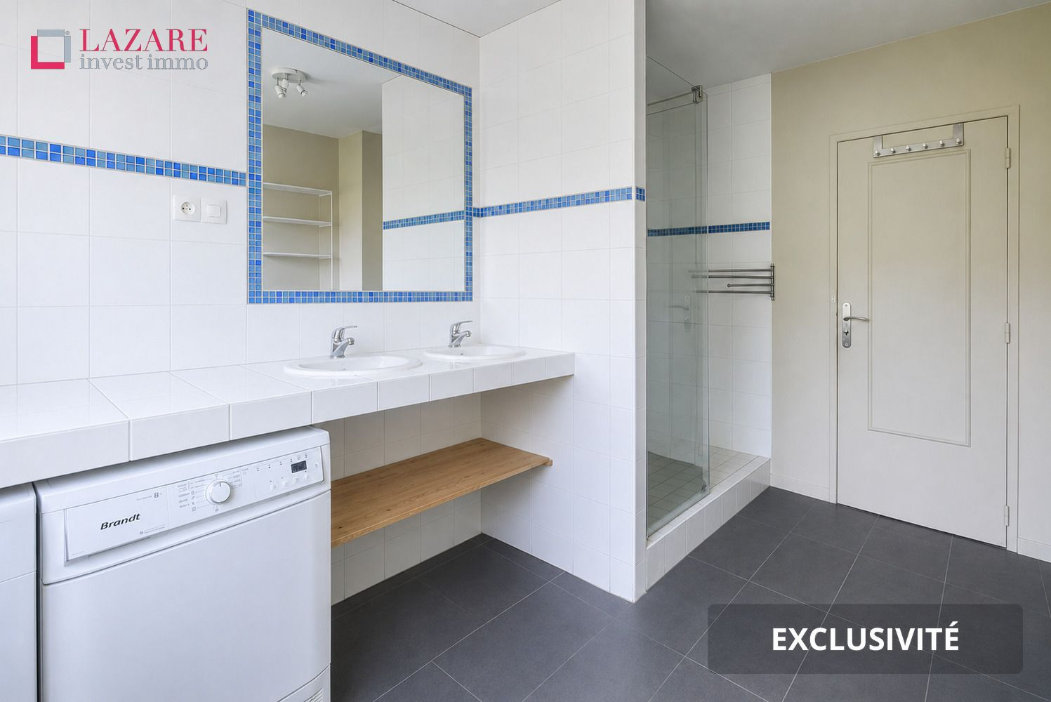 
                                                Vente
                                                 A VENDRE MAISON T9 NANTES (HAUTE MITRIE)