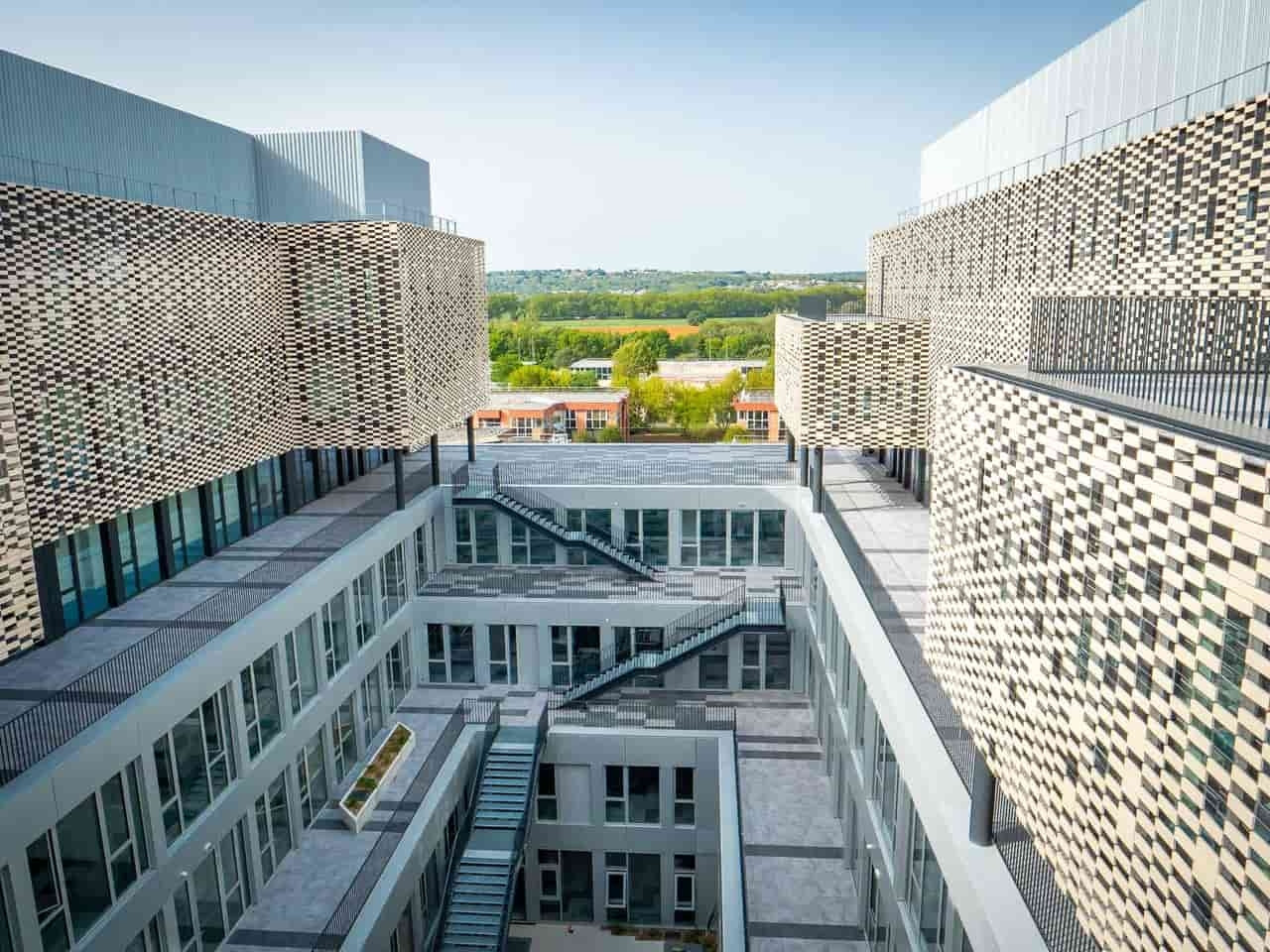 
                                                Location
                                                 À vendre ou à louer - 20 000 m² de bureaux divisibles à partir de 300 m² à Labège - Haute-Garonne (3
