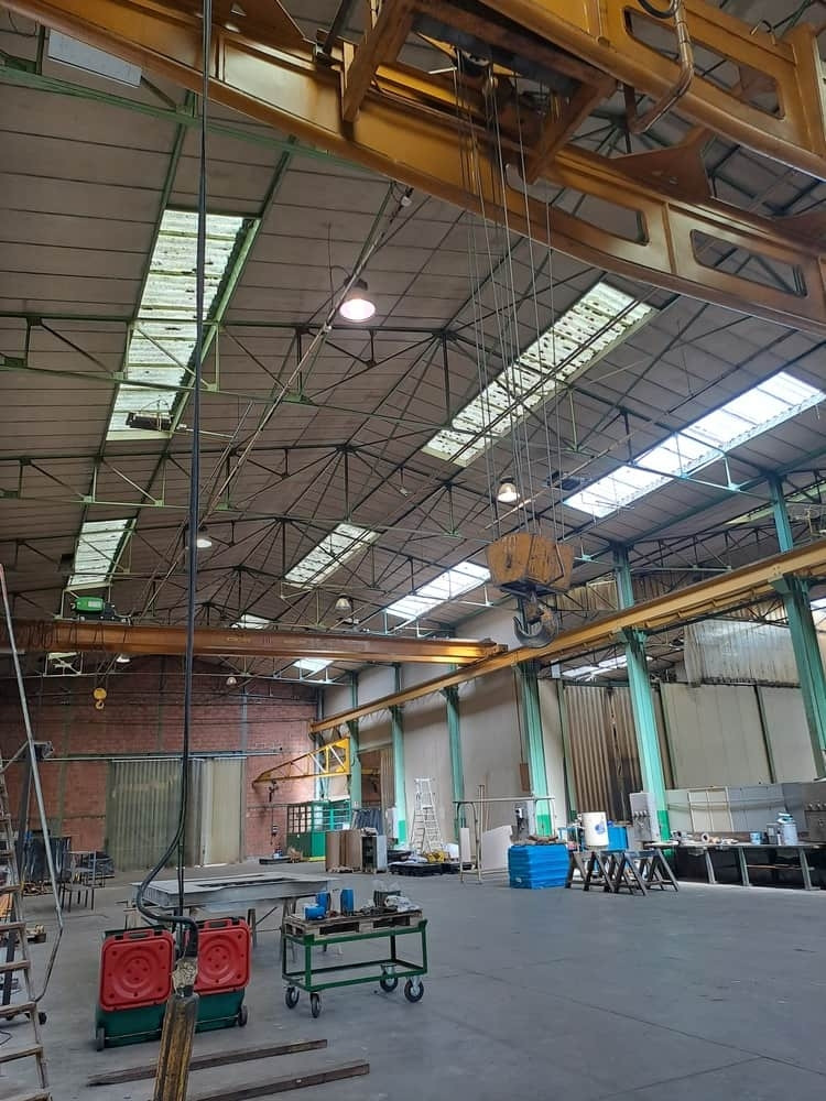 
                                                Location
                                                 À vendre ou à louer – Ancien bâtiment industriel de 11 000 m² à Génelard – Saône-et-Loire (71)
