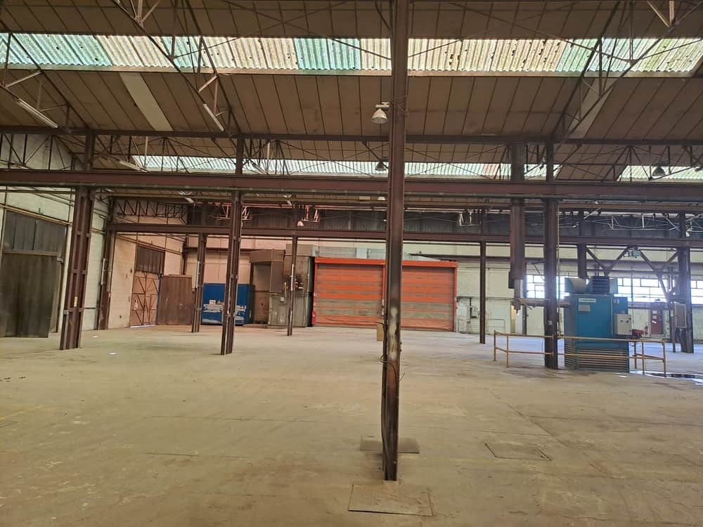 
                                                Location
                                                 À vendre ou à louer – Ancien bâtiment industriel de 11 000 m² à Génelard – Saône-et-Loire (71)