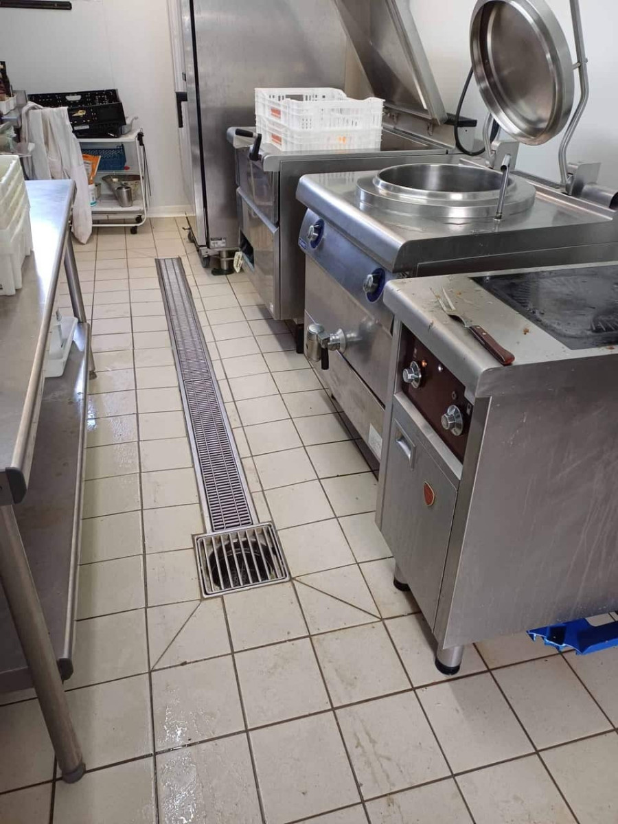 
                                                Location
                                                 À vendre ou à louer – Bâtiment agroalimentaire de 280 m² à Murat-sur-Vèbre – Tarn (81)