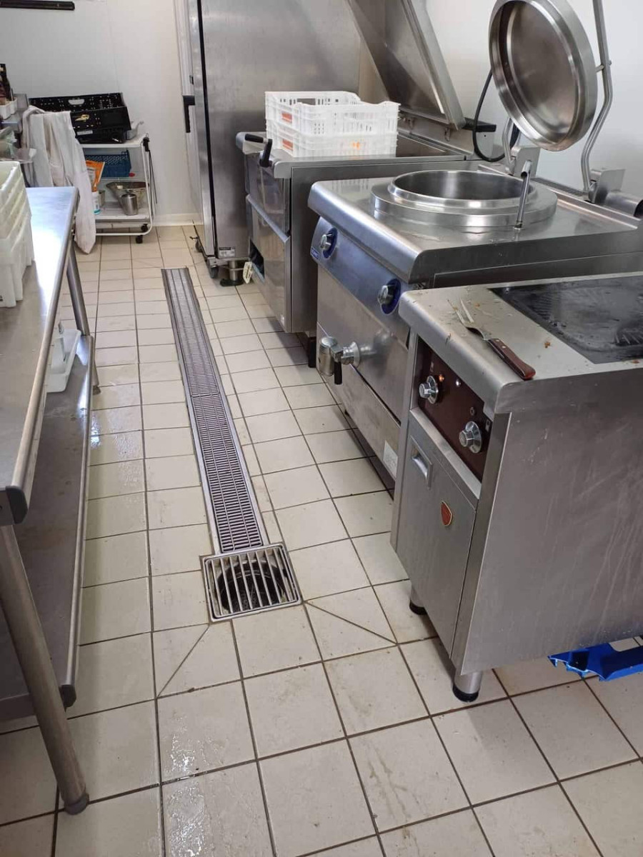 
                                                Location
                                                 À vendre ou à louer – Bâtiment agroalimentaire de 280 m² à Murat-sur-Vèbre – Tarn (81)