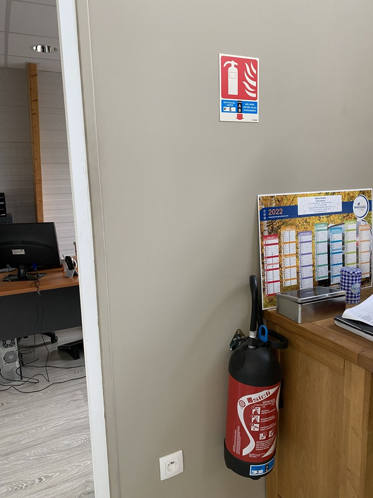 
                                                Vente
                                                 À vendre ou à louer – Bâtiment industriel de 1 200 m² à Bléneau – Yonne (89)