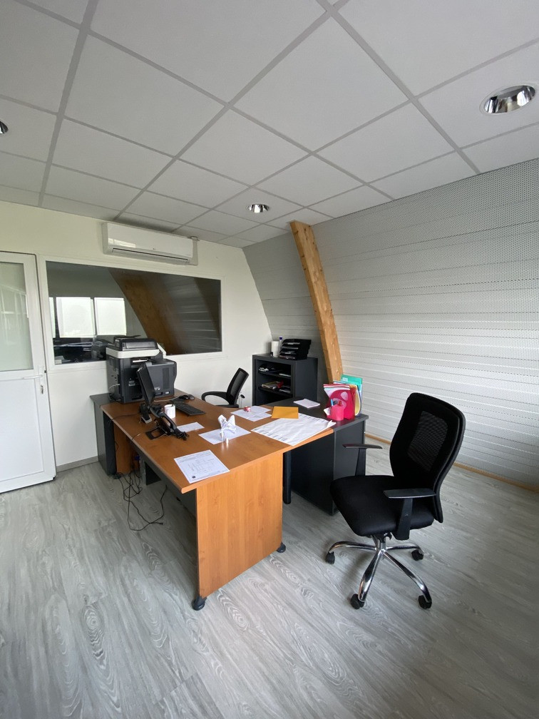 
                                                Vente
                                                 À vendre ou à louer – Bâtiment industriel de 1 200 m² à Bléneau – Yonne (89)