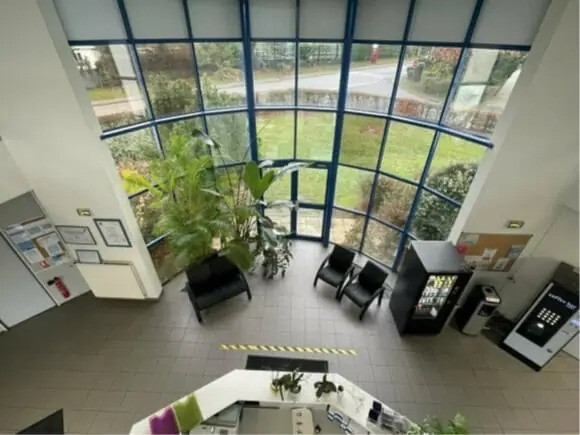 
                                                Vente
                                                 À vendre ou à louer – Bureaux de 1 260 m² à Montivilliers – Seine-Maritime (76)
