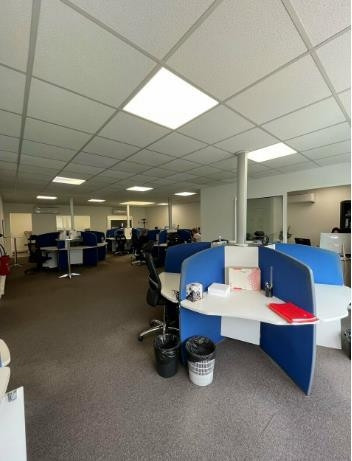 
                                                Location
                                                 À vendre ou à louer - Bureaux de 123 m² à Entraigues-sur-la-Sorgue – Vaucluse (84)