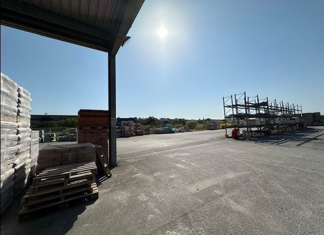 
                                                Location
                                                 À vendre ou à louer – Entrepôt de 1 427 m² à Vedène – Vaucluse (84)