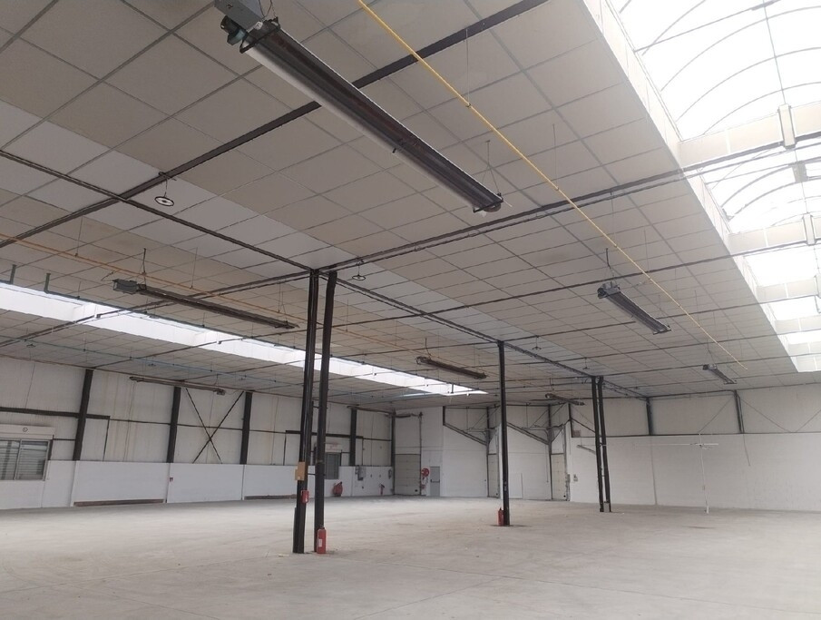 
                                                Location
                                                 À vendre ou à louer – Entrepôt de 2 368 m² à Montierchaume – Indre (36)