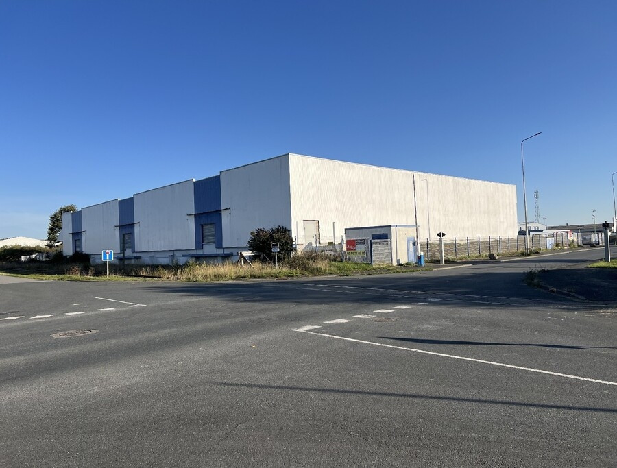 
                                                Location
                                                 À vendre ou à louer – Entrepôt de 2 368 m² à Montierchaume – Indre (36)