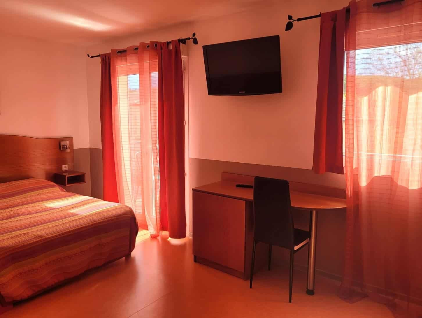 
                                                Vente
                                                 À vendre ou à louer – Hôtel 2 étoiles de 28 chambres à Bédarieux – Hérault (34)