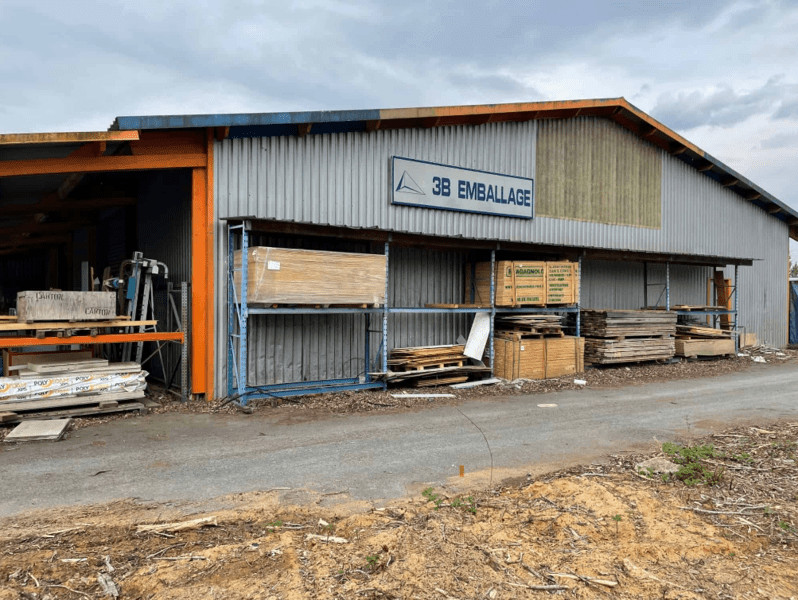 
                                                Vente
                                                 À vendre ou à louer – Local d'activités de 1 000 m² à Tarbes (65)