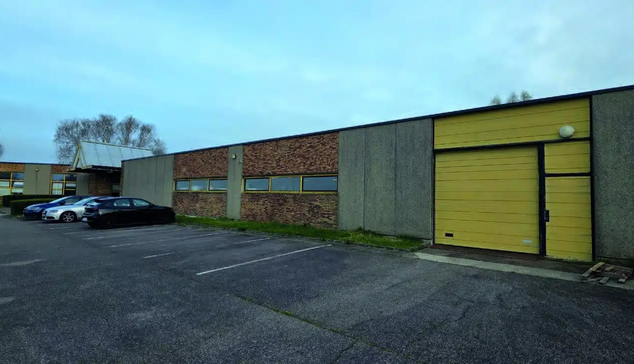 
                                                Location
                                                 À vendre ou à louer – Local d'activités de 1 914 m² à Mont-Saint-Aignan – Seine-Maritime (76)
