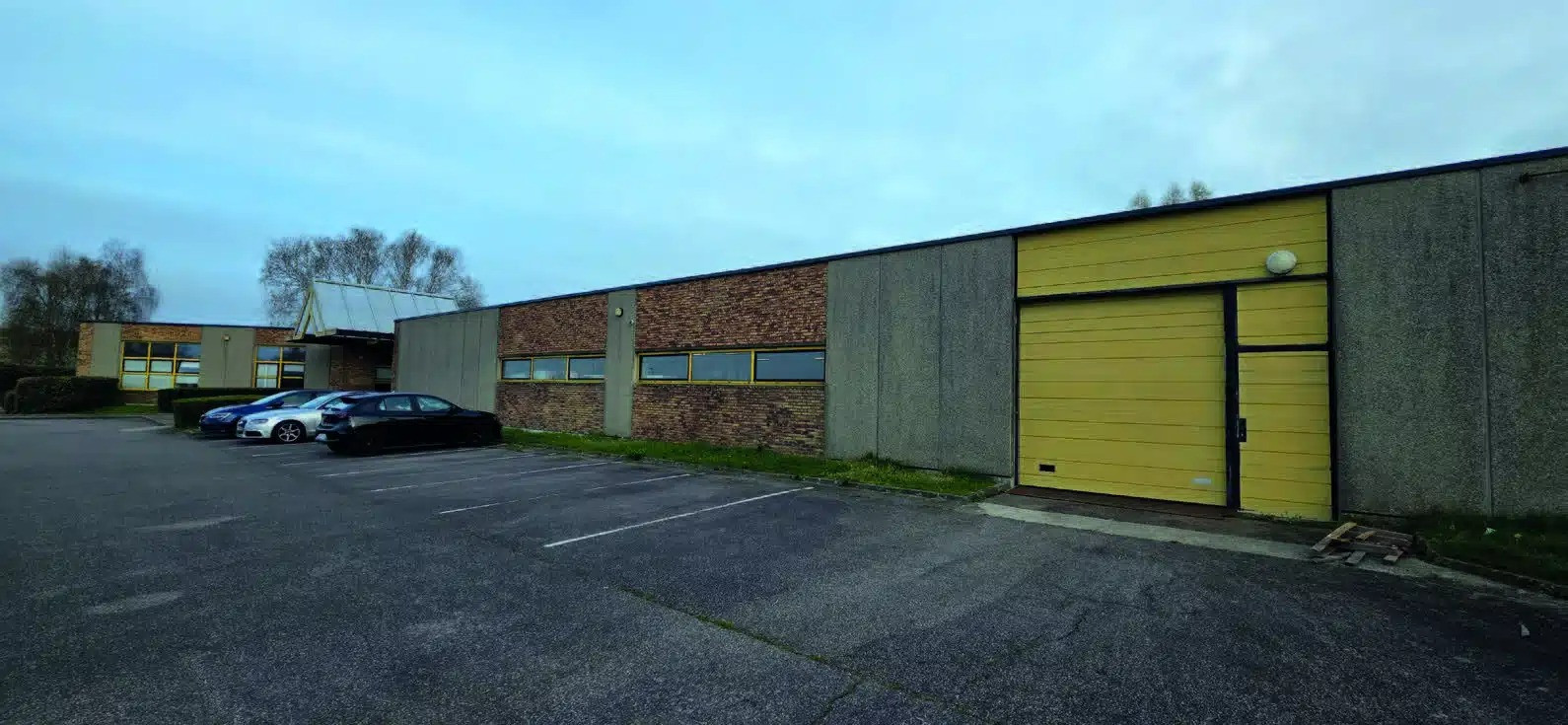 
                                                Location
                                                 À vendre ou à louer – Local d'activités de 1 914 m² à Mont-Saint-Aignan – Seine-Maritime (76)