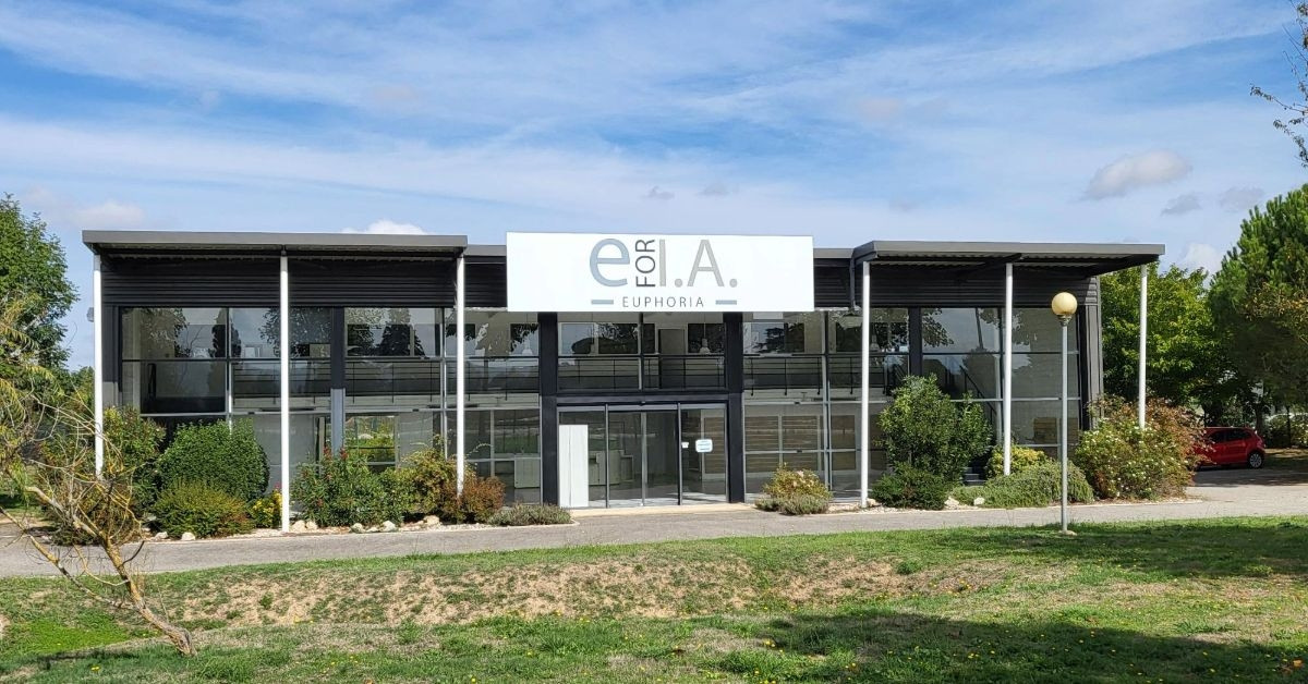 
                                                Location
                                                 À vendre ou à louer – Local d'activités de 2 059 m² à Pamiers – Ariège (09)