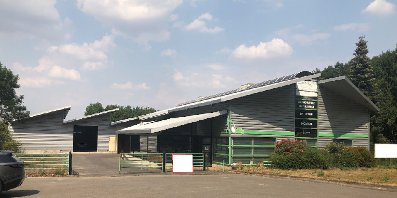 
                                                Location
                                                 À vendre ou à louer – Local Industriel de 1 855m² à Amiens