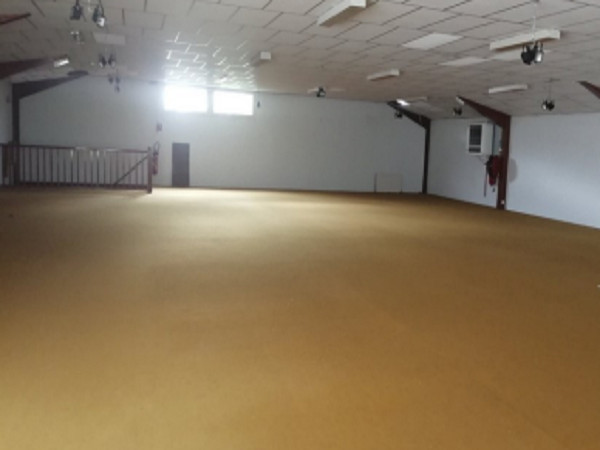 
                                                Vente
                                                 À vendre ou à louer – Local Industriel de 1 980 m² à Saint-Séverin – Charente (16)