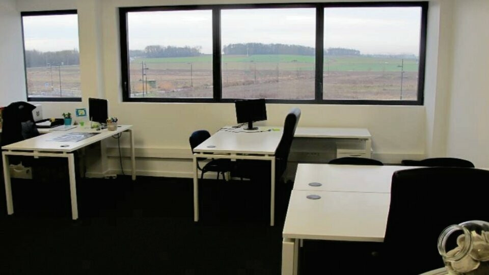 
                                                Location
                                                 À vendre ou à louer – Locaux d'activités de 245 m² à proximité de Valenciennes – Nord (59)