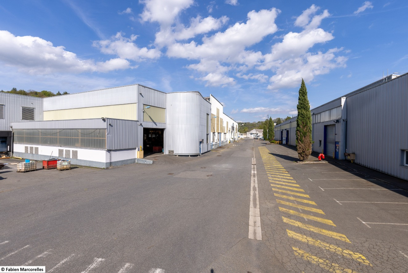 
                                                Location
                                                 À vendre ou à louer – Site industriel de 7 471 m² à Viviez – Aveyron (12)