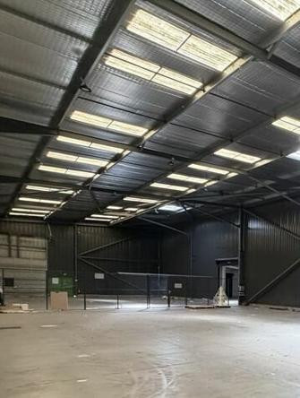
                                                Location
                                                 À vendre ou à louer – Site industriel de 9 000 m² à Bollène – Vaucluse (84)
