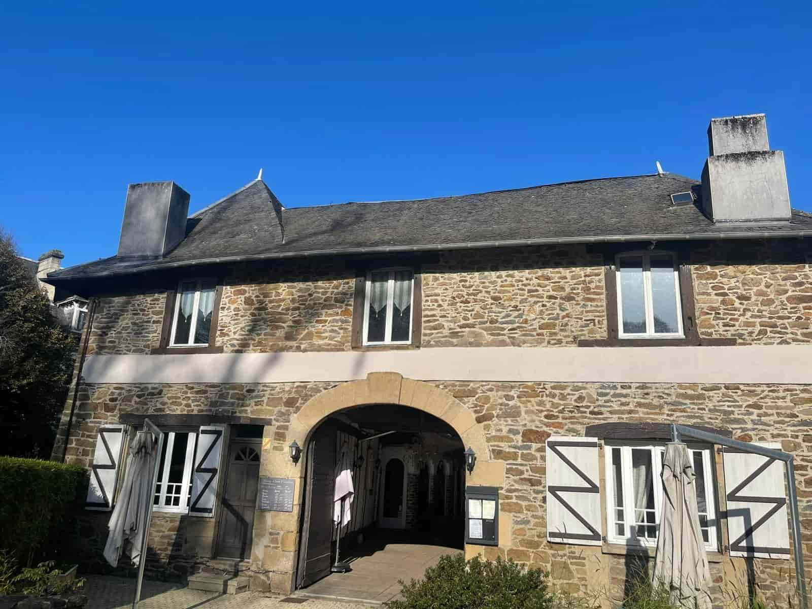 
                                                Vente
                                                 À Vendre – Restaurant de 60 à 100 couverts à Uzerche – Corrèze (19)
