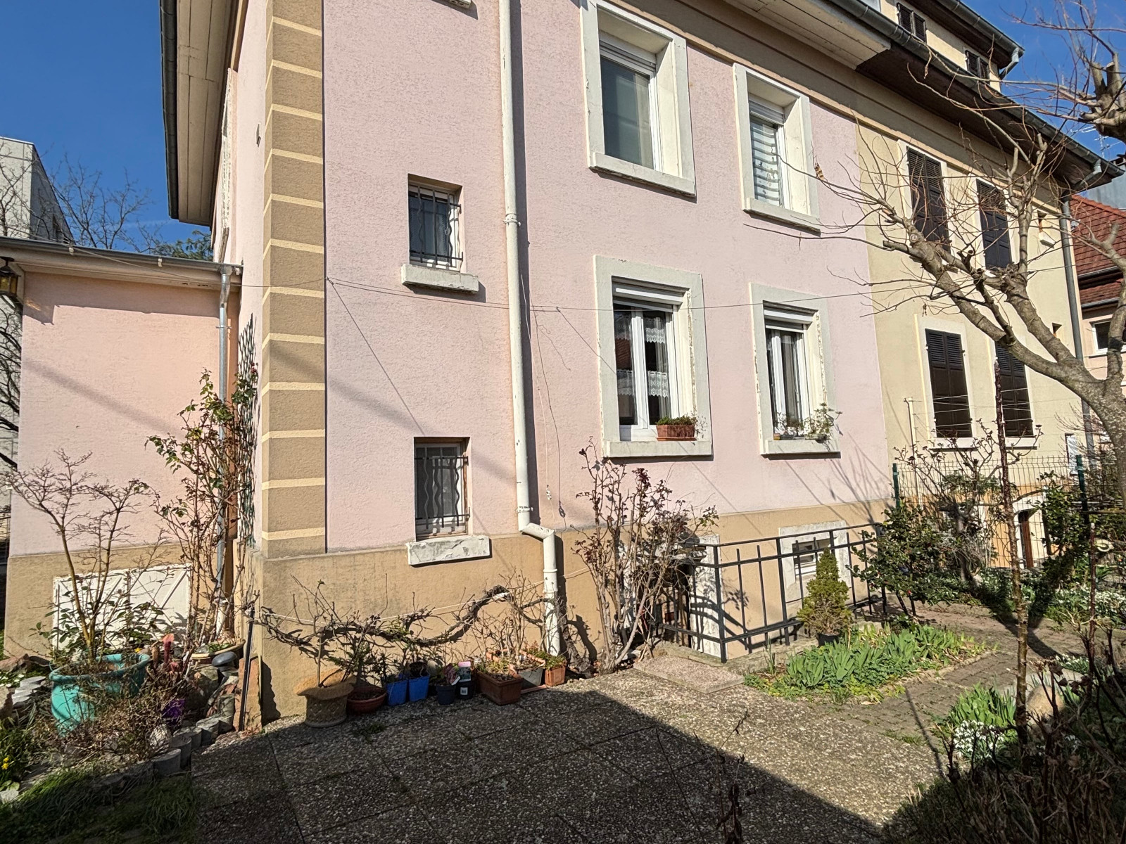 
                                                Vente
                                                 À vendre – Spacieuse maison familiale de 150m² à Bourtzwiller (Mulhouse)