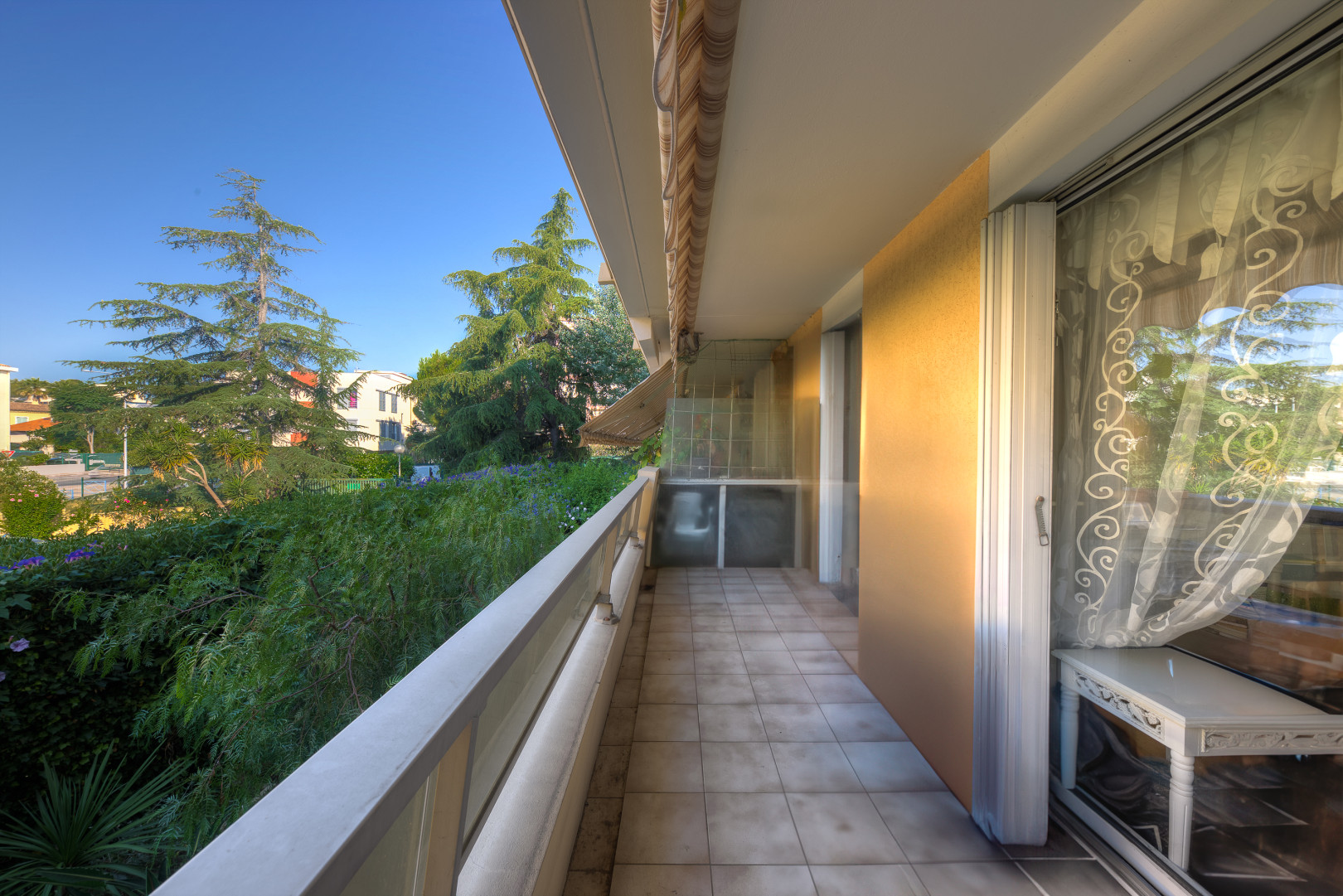 
                                                Vente
                                                 À vendre – Studio vendu loué avec terrasse – Cagnes sur mer