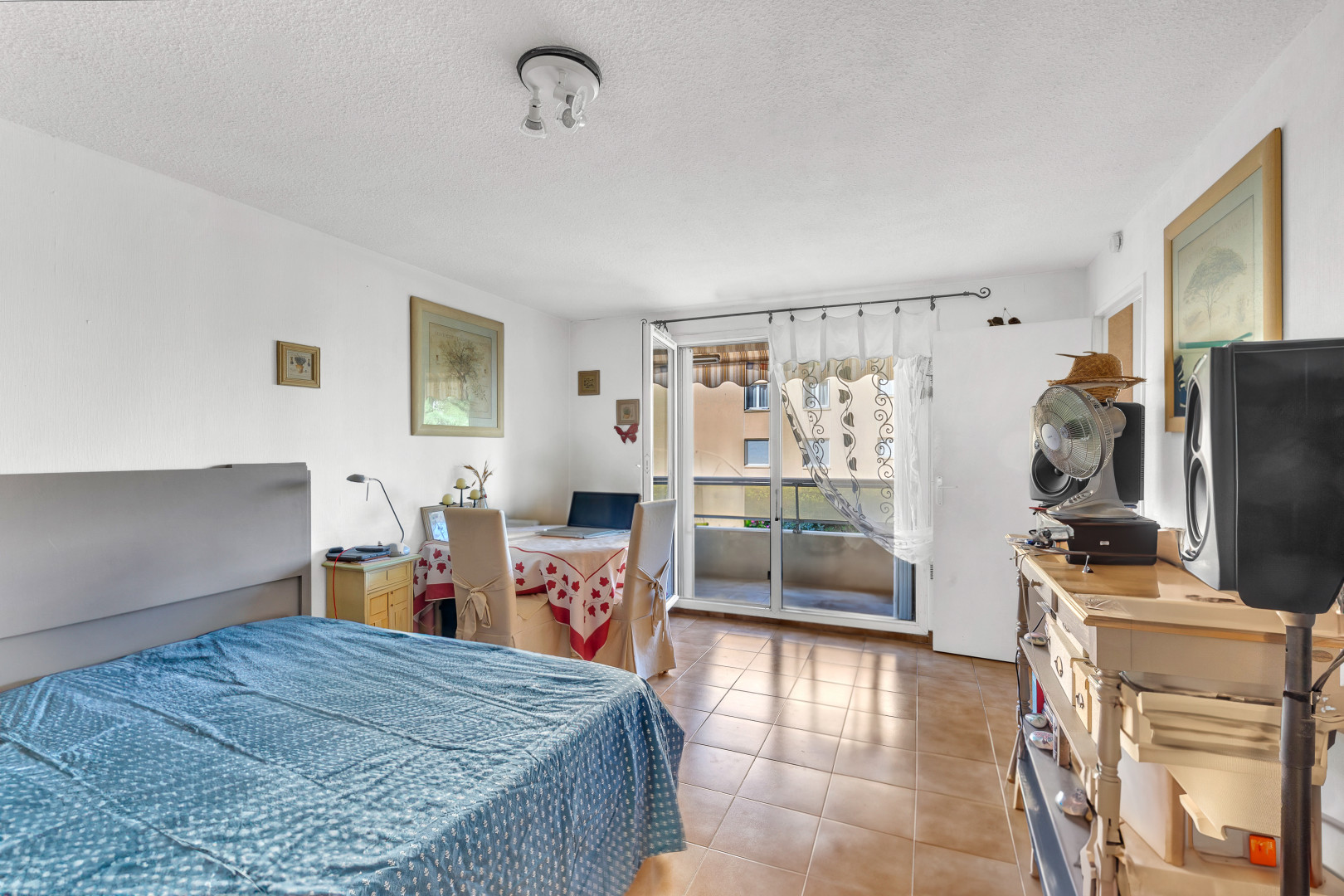 
                                                Vente
                                                 À vendre – Studio vendu loué avec terrasse – Cagnes sur mer