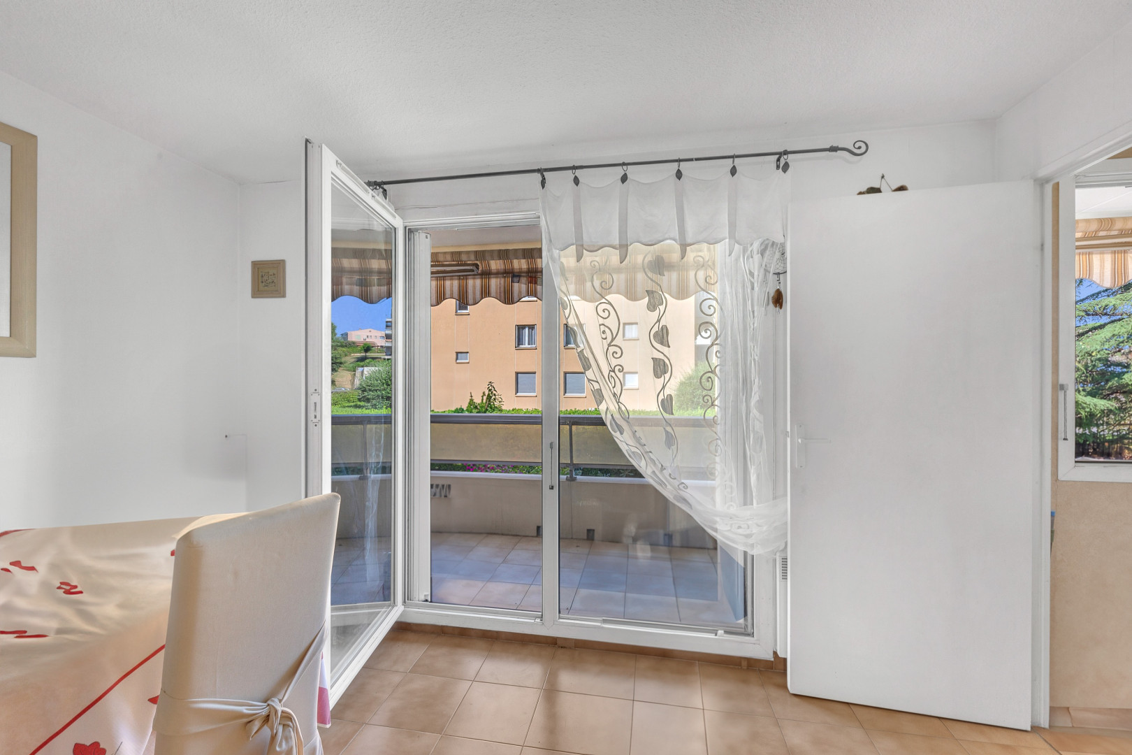 
                                                Vente
                                                 À vendre – Studio vendu loué avec terrasse – Cagnes sur mer