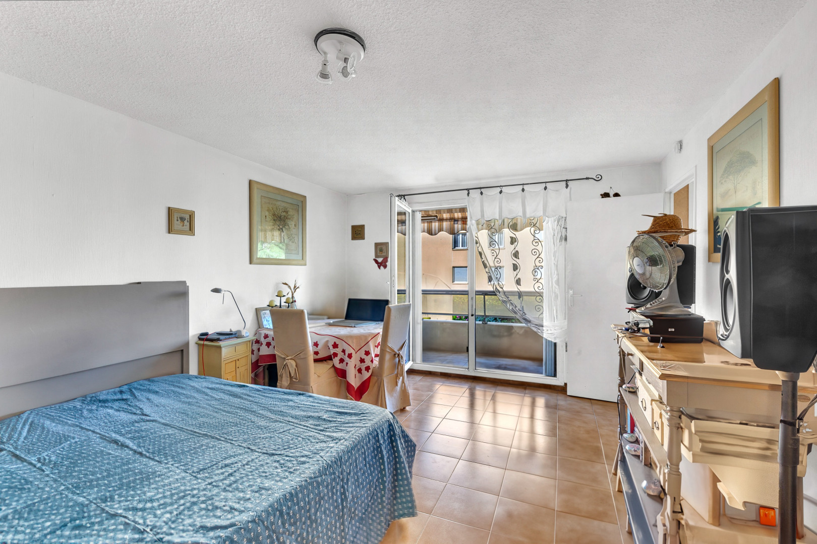 
                                                Vente
                                                 À vendre – Studio vendu loué avec terrasse – Cagnes sur mer