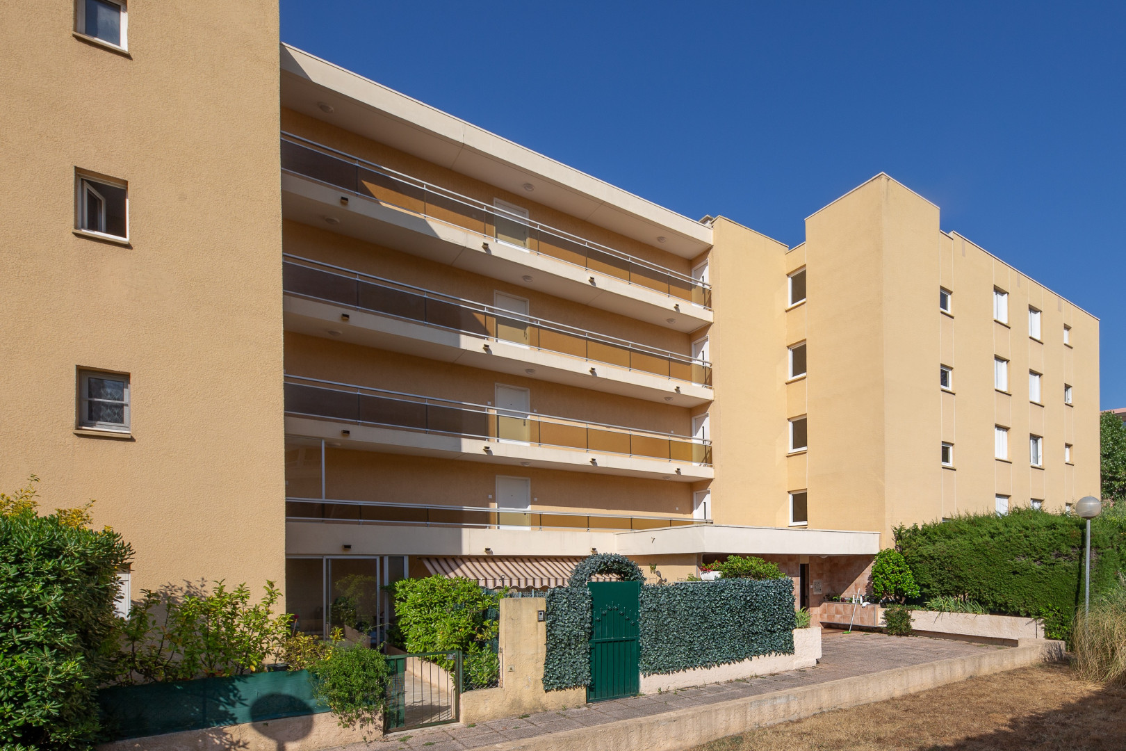 
                                                Vente
                                                 À vendre – Studio vendu loué avec terrasse – Cagnes sur mer