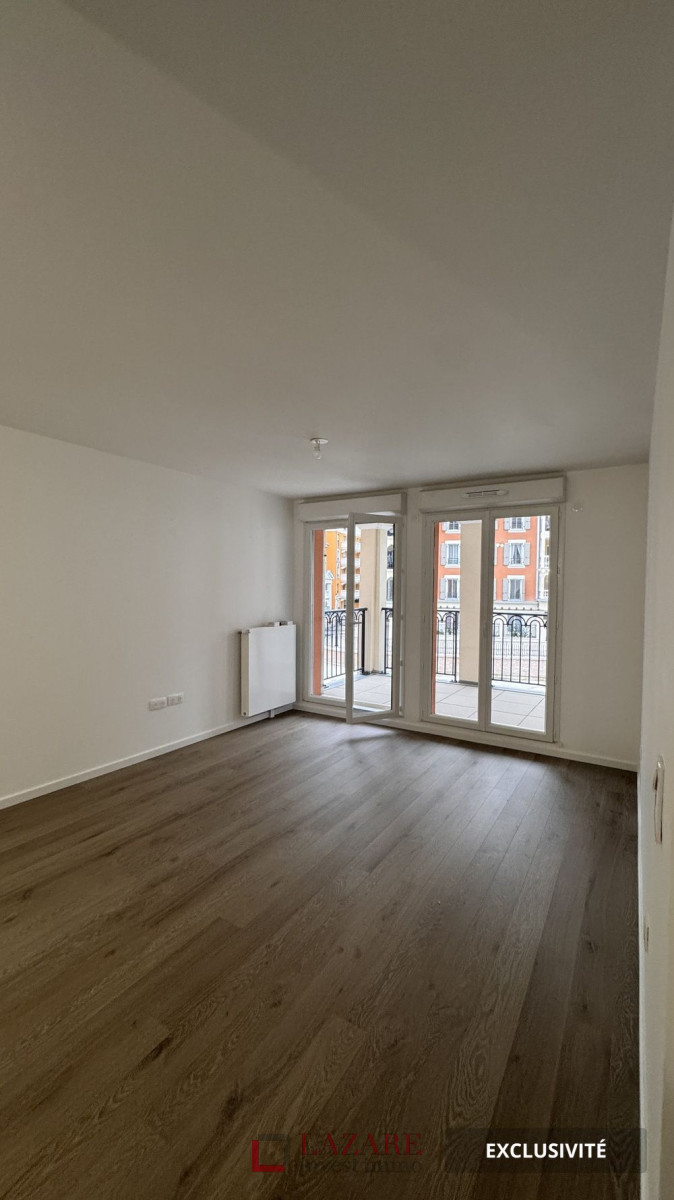 
                                                Vente
                                                 A VENDRE T2 PLESSIS ROBINSON