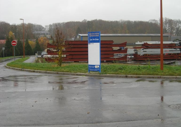 
                                                Vente
                                                 À vendre - Terrain de 8 115 m² dans la ZA Les Arches - Buzancy (08)