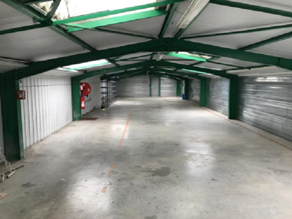 
                                                Vente
                                                 À vendre – Terrain et bâtiment industriel de 2 593 m² à Dax – Landes (40)