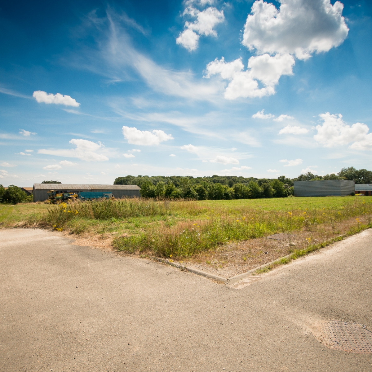 
                                                Vente
                                                 À vendre - Terrain industriel de 10 000 m² à Champrond-en-Gâtine – Eure-et-Loir (28)