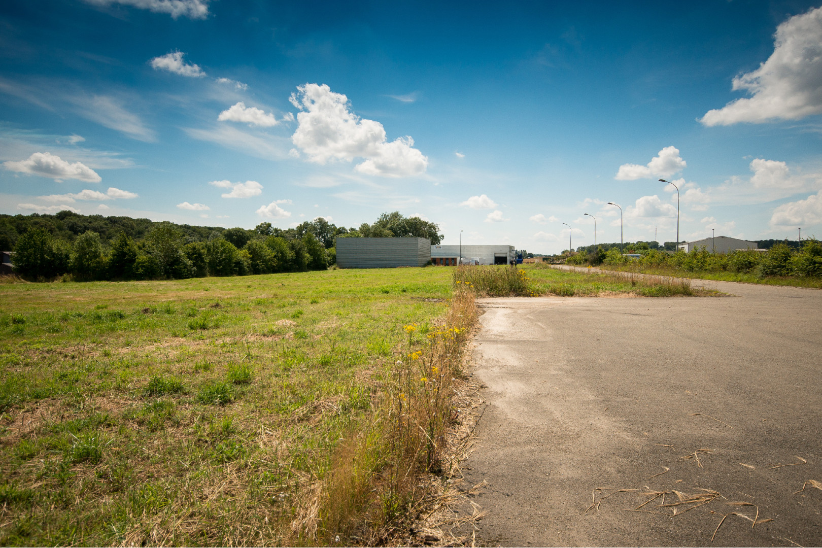 
                                                Vente
                                                 À vendre – Terrain industriel de 10 000 m² à Champrond-en-Gâtine – Eure-et-Loir (28)