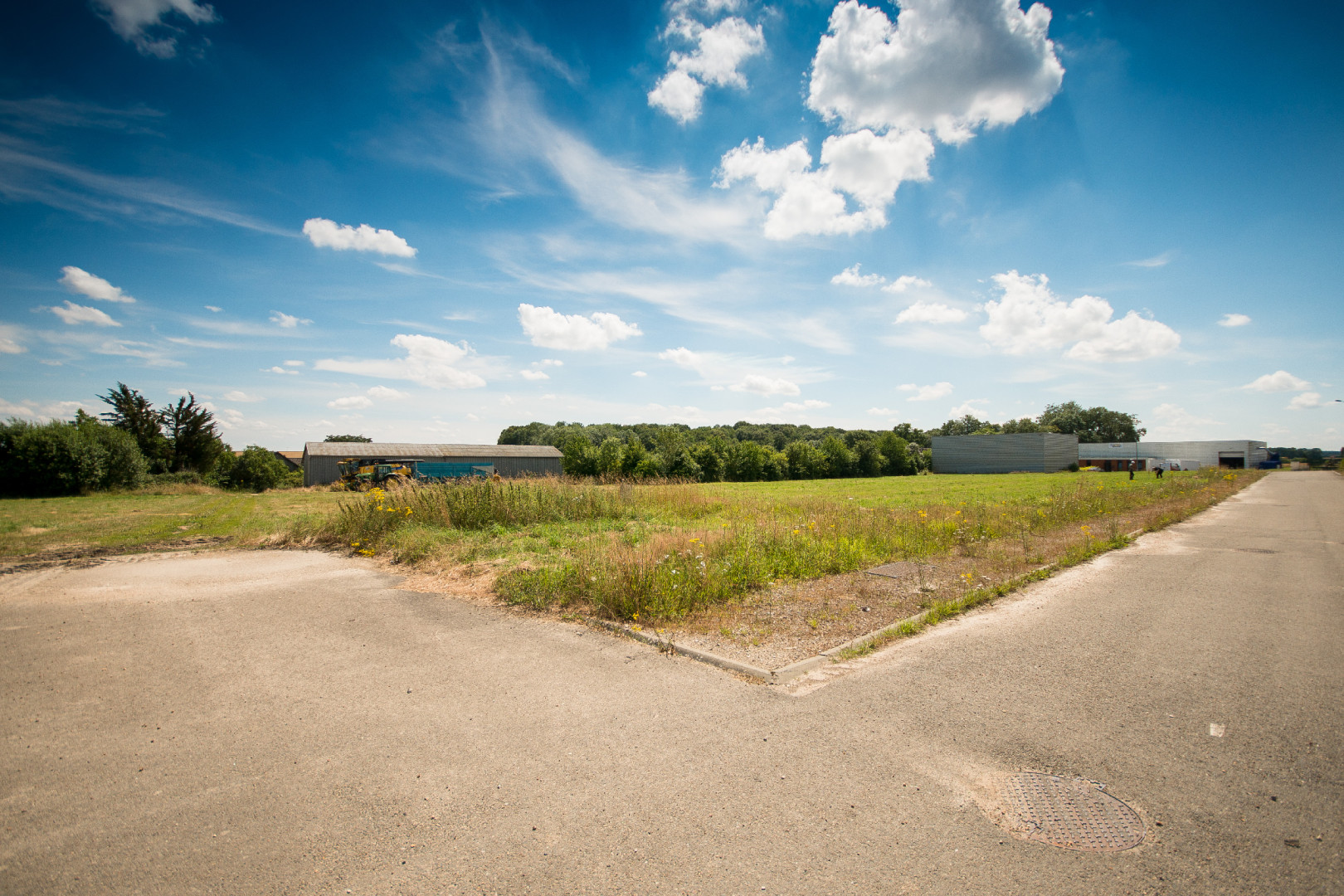 
                                                Vente
                                                 À vendre – Terrain industriel de 10 000 m² à Champrond-en-Gâtine – Eure-et-Loir (28)