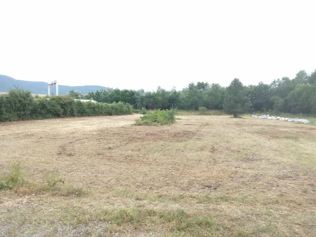 
                                                Vente
                                                 À vendre – Terrain industriel de 3 500 m² à Aubignosc – Alpes-de-Haute-Provence (04)