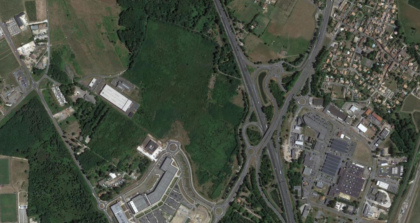 
                                                Vente
                                                 À vendre – Terrains de 2 000 m² à 34 000 m² à Saint-André-de-Cubzac – Gironde (33)