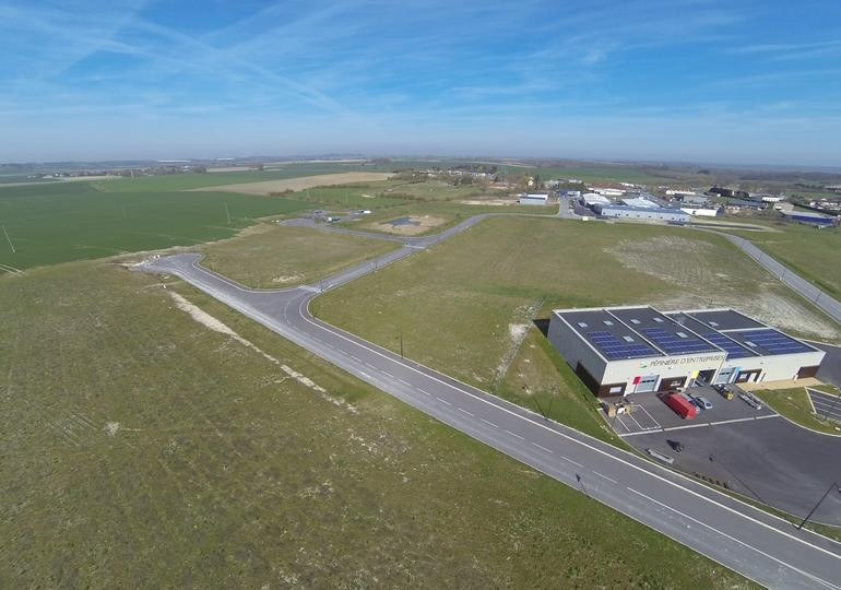 
                                                Vente
                                                 À vendre - Terrains de 4 925 m² à 6 438 m² dans la ZAC Porte de l'Argonne - Vouziers (08)