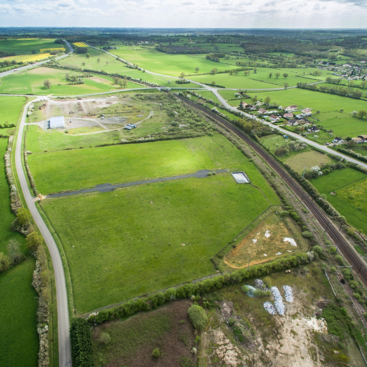 
                                                Vente
                                                 À vendre – Terrains Industriels à partir de 2 500 m² à proximité de Châteauroux – Indre (36)