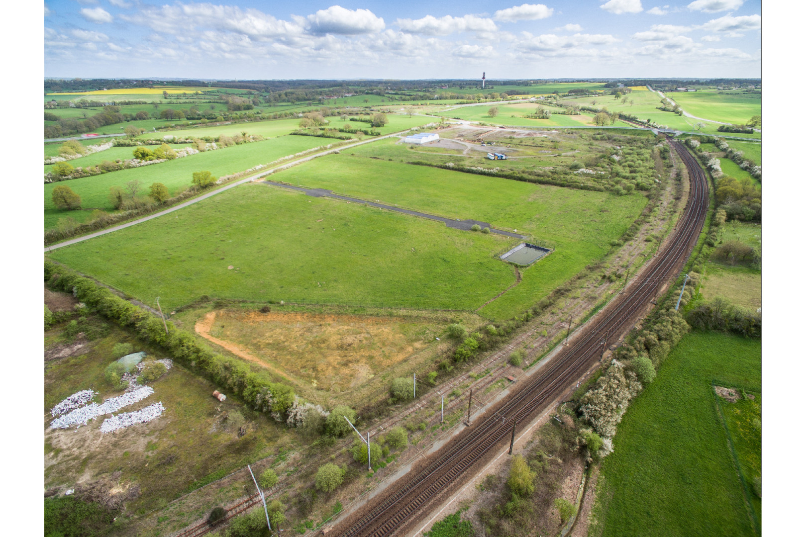 
                                                Vente
                                                 À vendre – Terrains Industriels à partir de 2 500 m² à proximité de Châteauroux – Indre (36)
